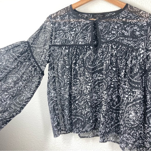 Lucky Brand Sheer Flowy Boho Top XS  Black and white Floral Bell Sleeves - Picture 7 of 16